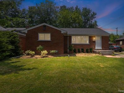 22700 Garfield St, Saint Clair Shores, MI, 48082
