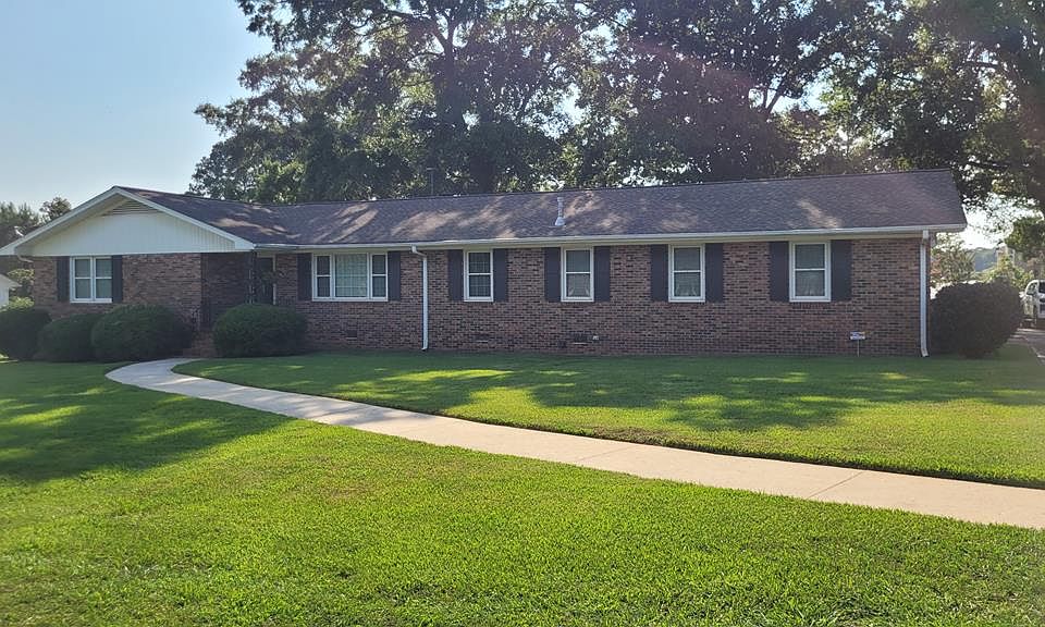 1st image of 105 Blakely Ave