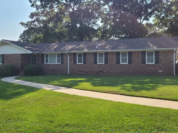 105 Blakely Ave, Laurens, SC 29360