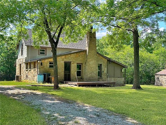 3rd image of 28790 Heits Point Ave