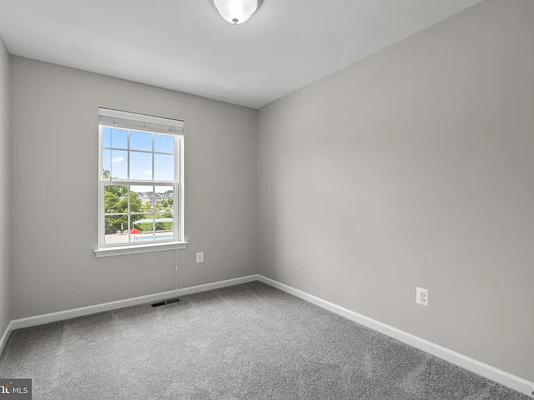 9442 Adelaide Ln — Photo 19