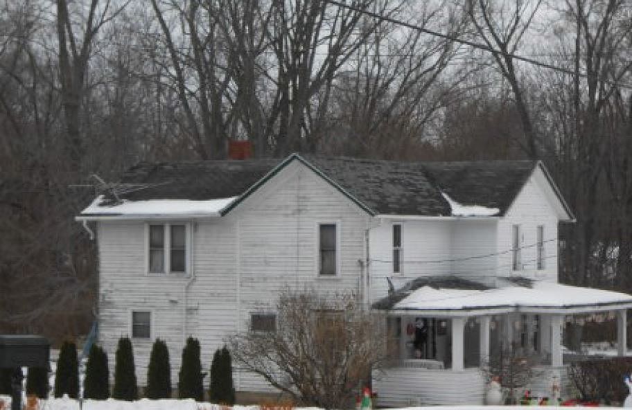 2nd image of 132 W Main St