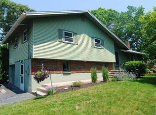 7 Valley Dr, Westerly, RI 02891