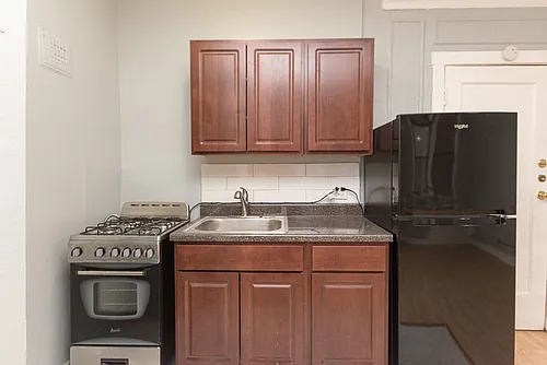 4735 Beacon Photo 1