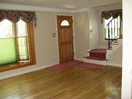 4th image of 1440 Genesee Ave
