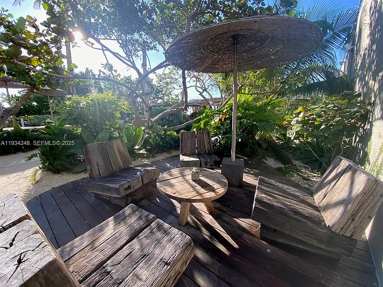 2301 Collins Ave #507 — Photo 32