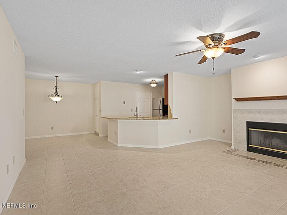 3rd image of 13715 RICHMOND PARK Drive N #304
