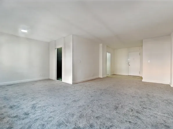 120 East 34th Street image 3 of 12