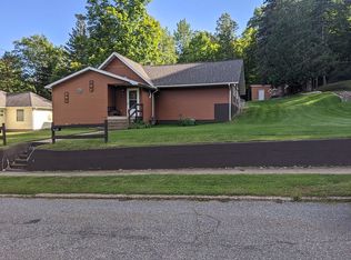 1424 Cedar St, Niagara, WI 54151