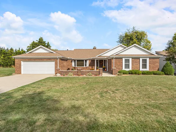 1437 Golf Ter, Danville, IL 61832