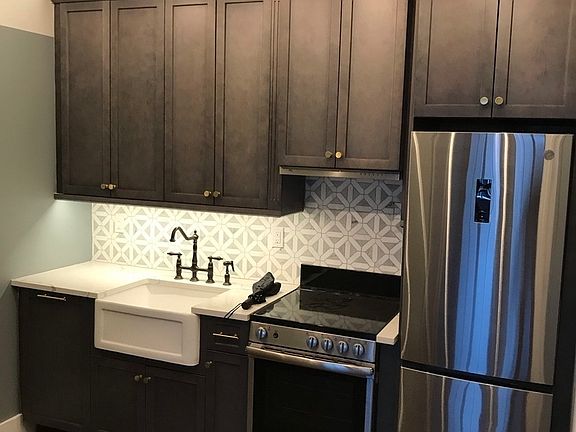 4th image of 233 Kent Ave #616