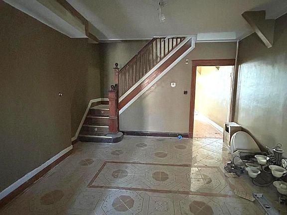 4th image of 2737 Wilkens Ave
