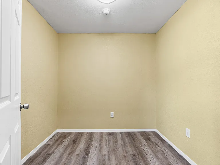 906 Attas Ave — Photo 5
