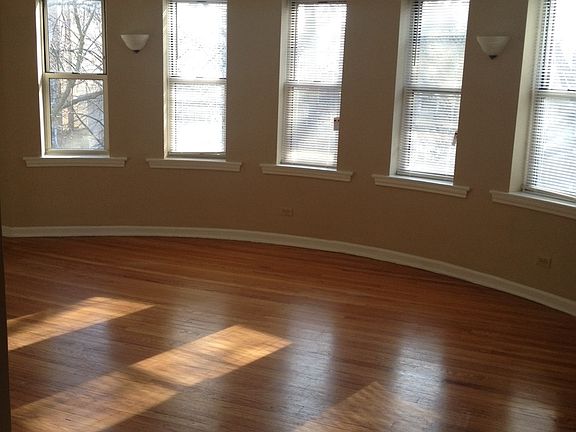 3rd image of 6430 N Francisco Ave Unit 3A