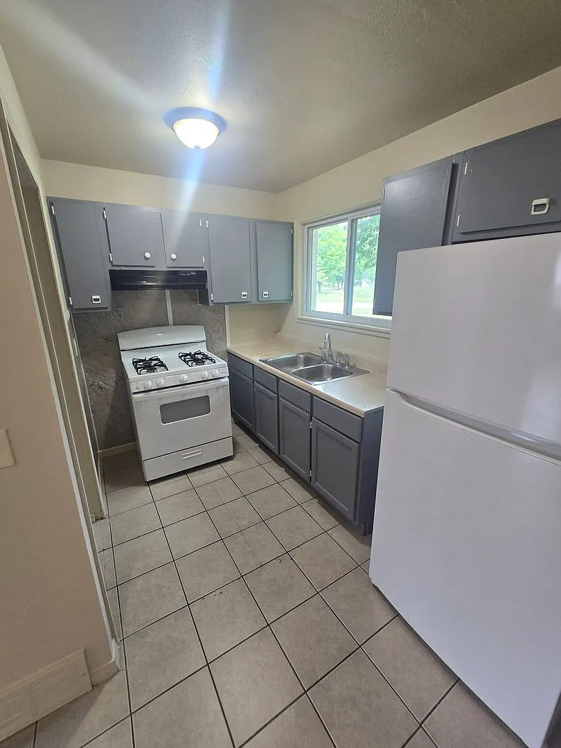 1304 Braley — Photo 4