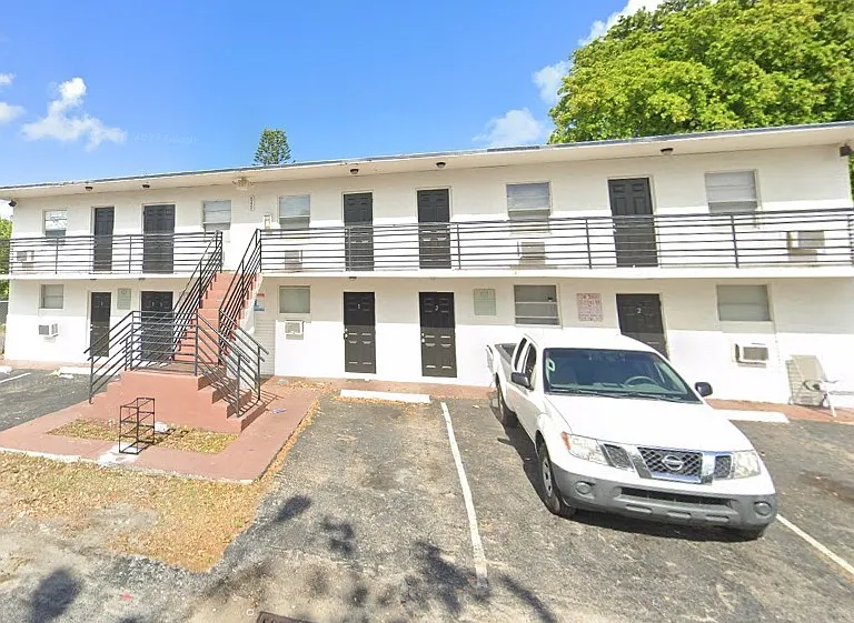 840 NW 5th Ave — Photo 1