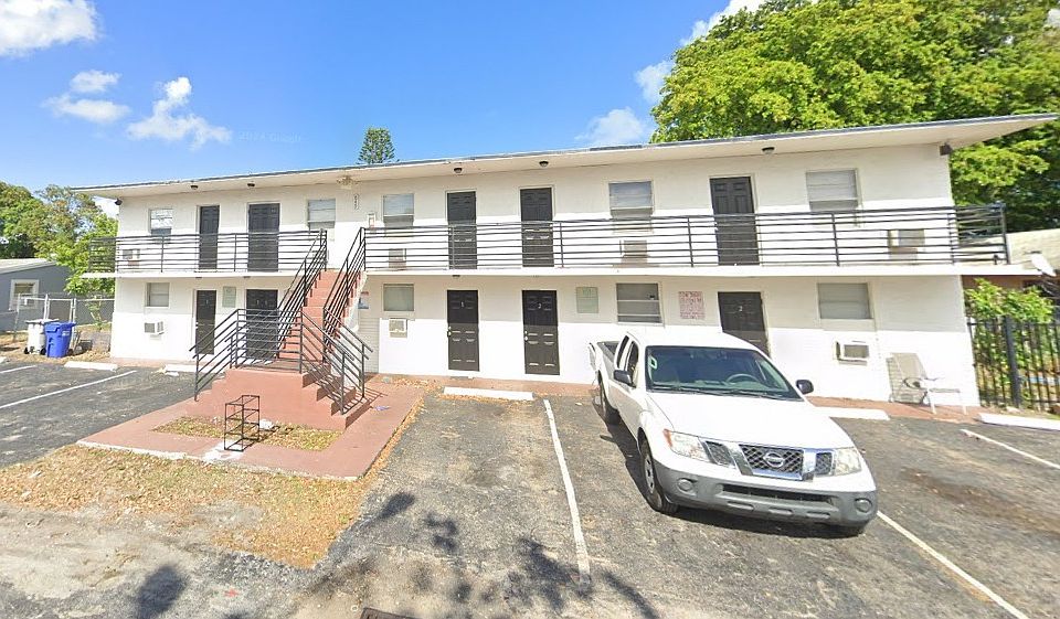 1st image of 840 NW 5th Ave