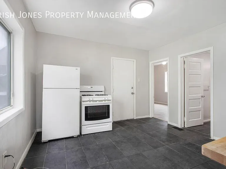 98 Edson St #1 — Photo 2