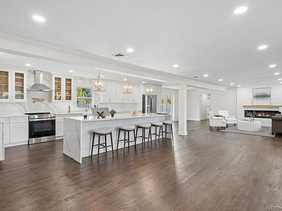3rd image of 80 Oak Road
