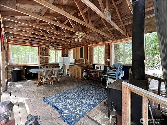 5th image of 170 N Mount Washington Drive