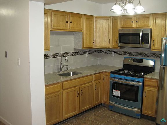 2nd image of 313 Sumpter St #1