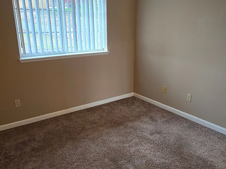 Vista Pointe Apartments in South Salem Oregon Comfortable Living Near Shopping and I5 — Photo 44