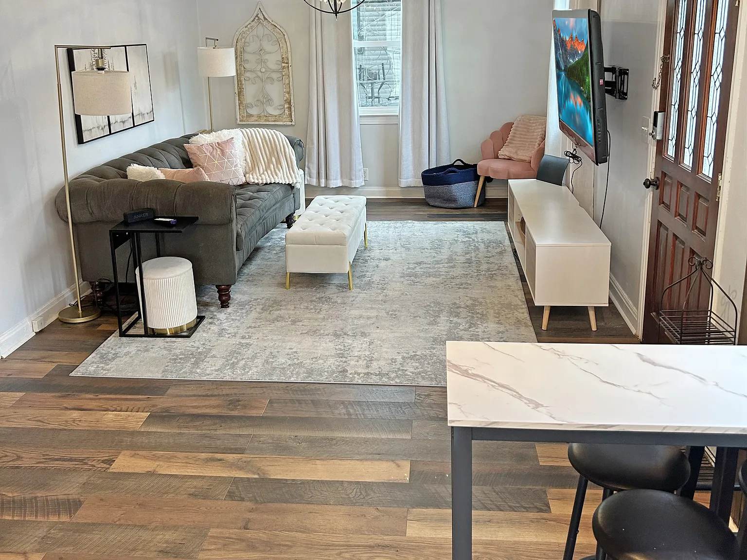 2 bed, 900 sqft, $2,495 — Photo 2