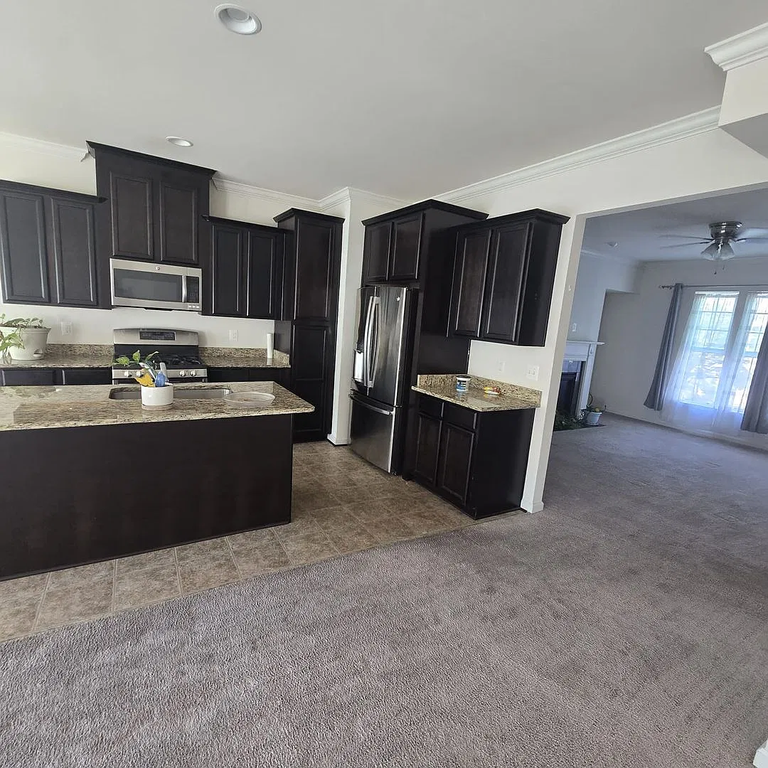 107 Dresden Ct — Photo 2
