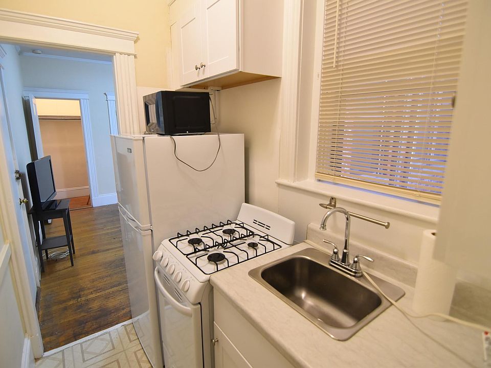 2nd image of 91 Marion St APT 4