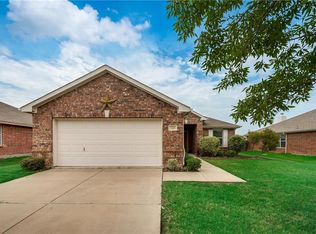 308 Long Prairie Dr, Forney, TX 75126