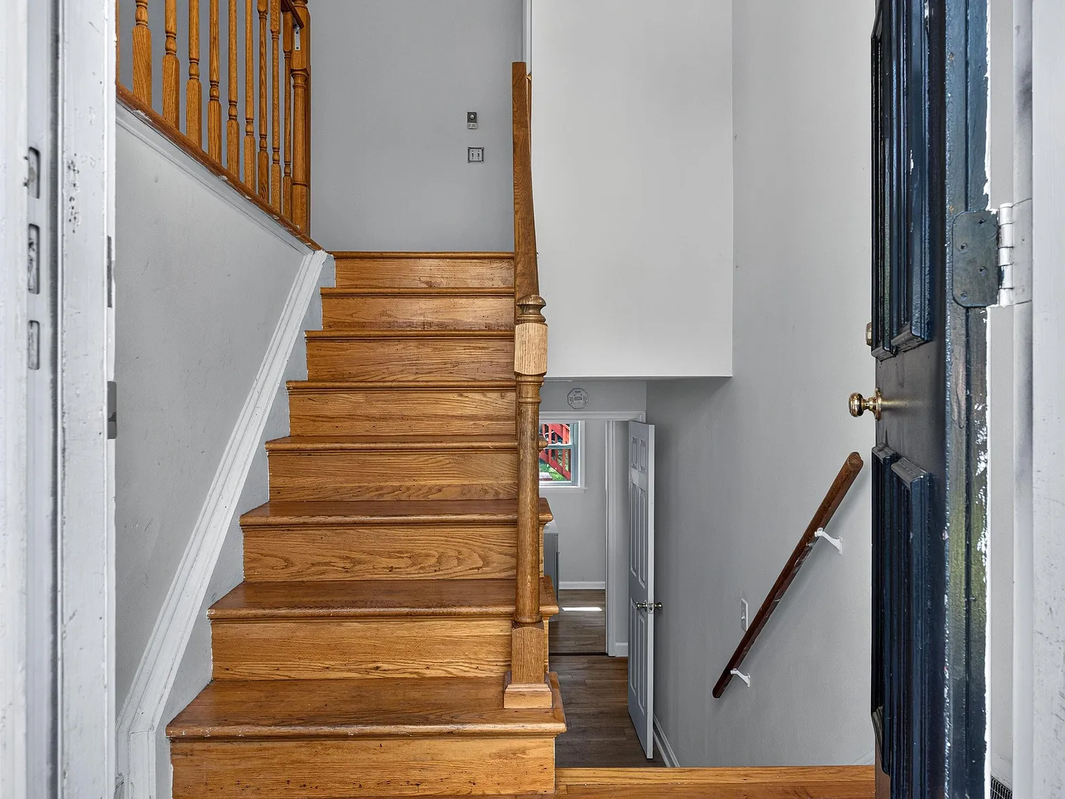 4 bed, 3.0 bath, 2560 sqft, $2,900 — Photo 3
