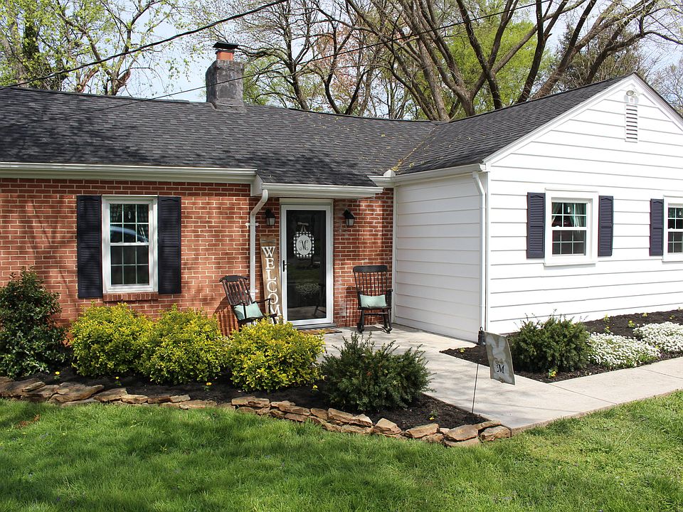 1st image of 2907 Lowe Rd