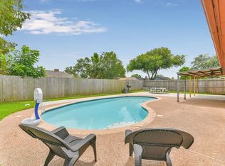 1610 Harrison Dr, Deer Park, TX 77536