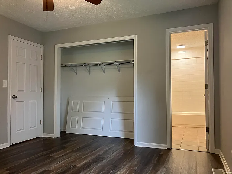 900 S Saint James Blvd — Photo 12