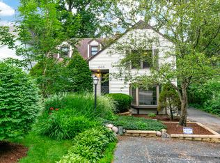 1909 Curtiss St, Downers Grove, IL 60515