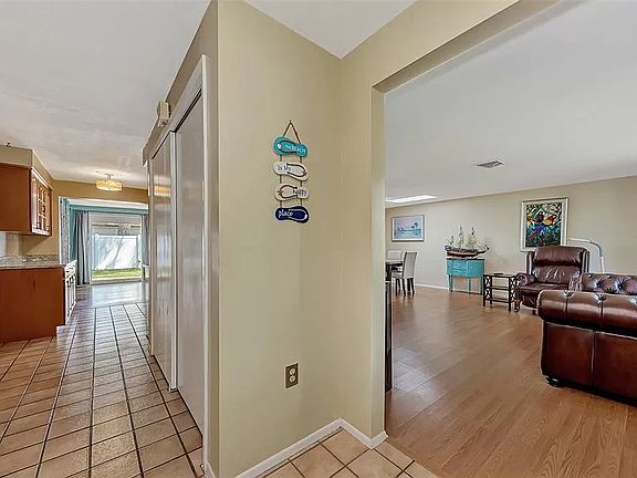 2nd image of 1329 Nantucket Rd