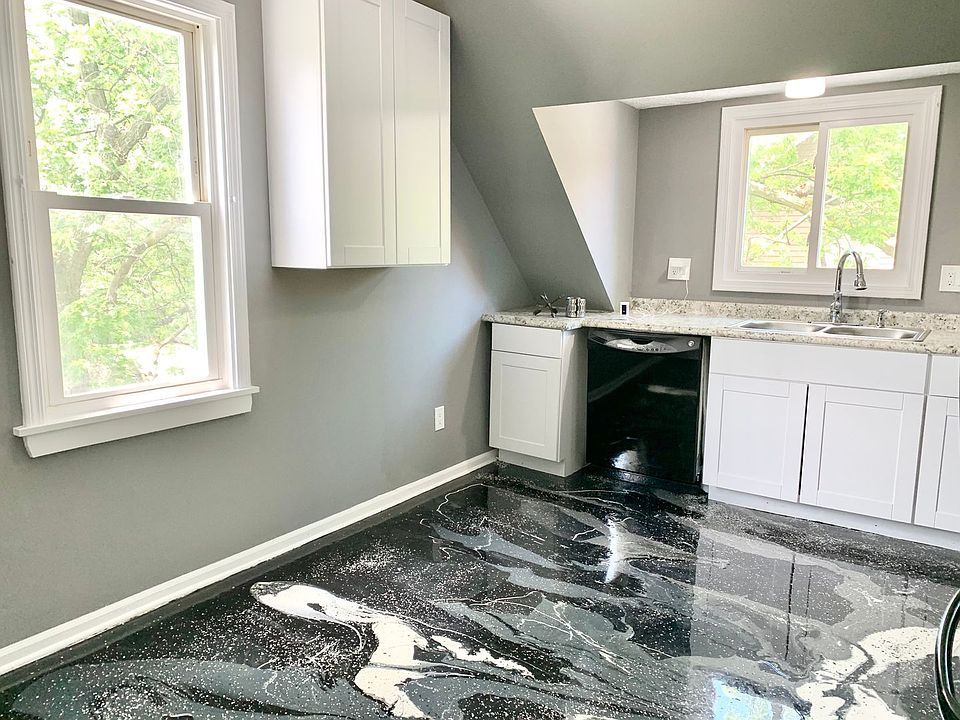 1st image of 446 Washington Ave #446