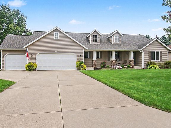 3rd image of 898 Mid Bluff Dr