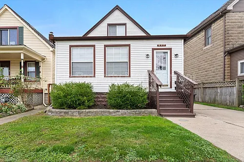 647 Elm St Photo 1