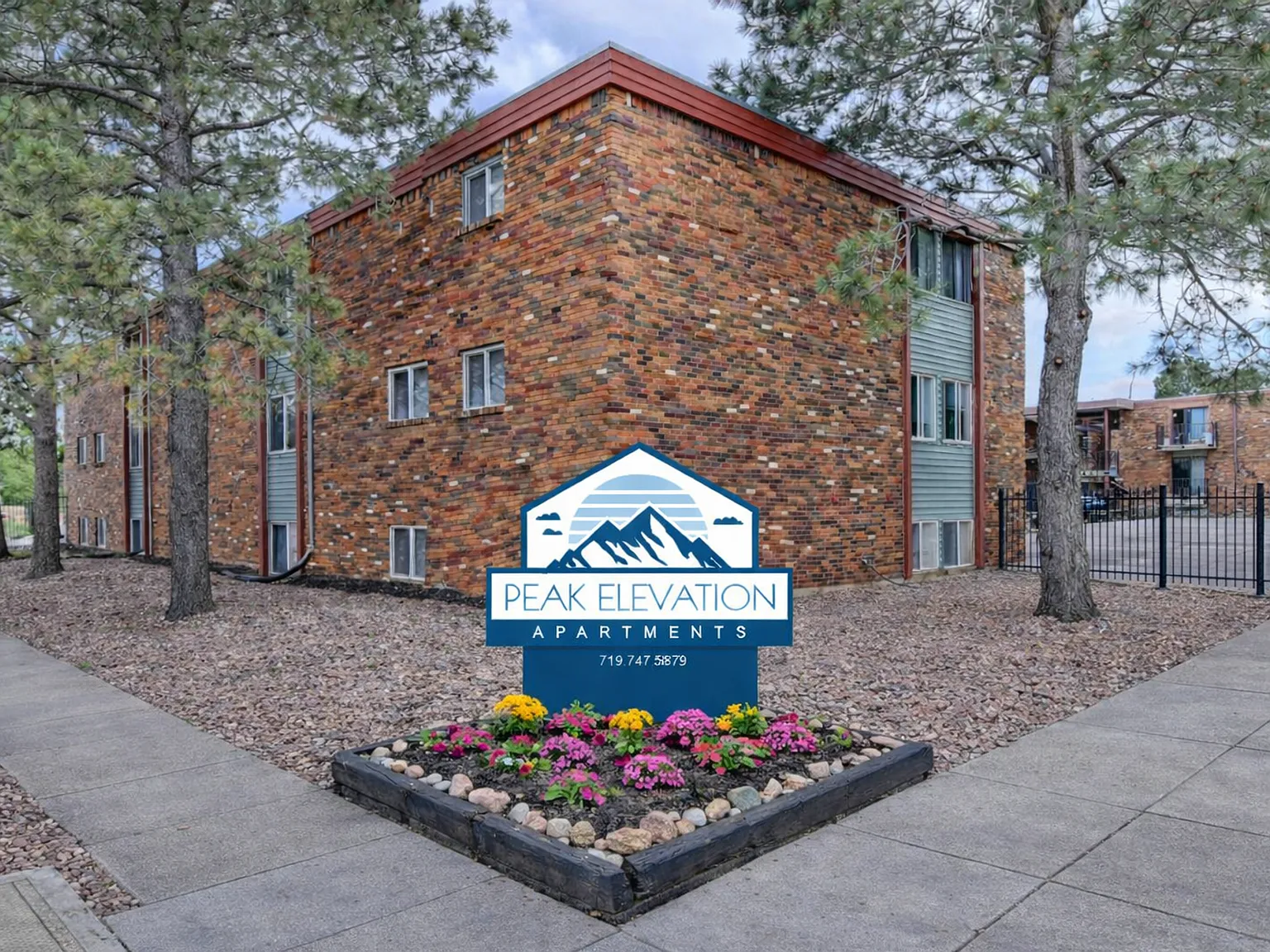 Peak Elevation Apartments — Photo 1