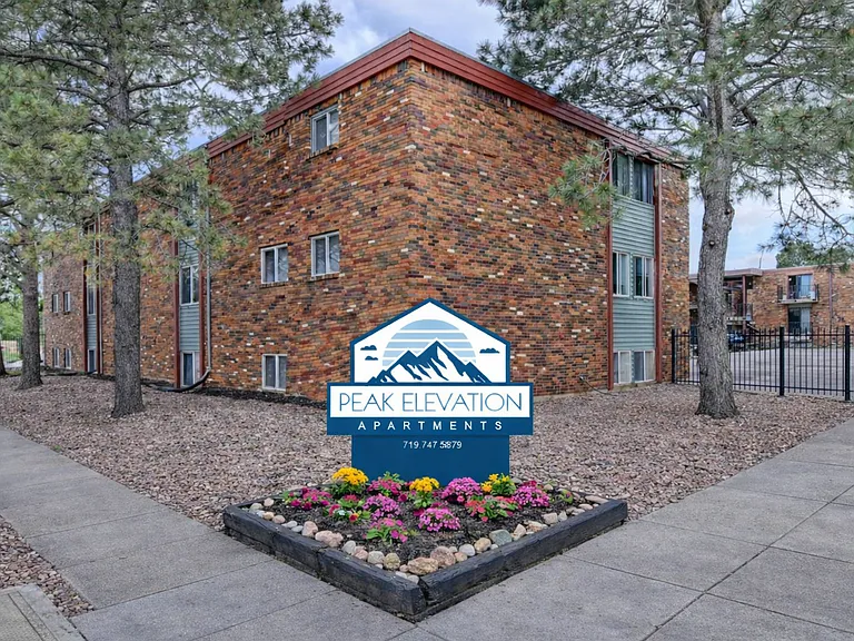 Peak Elevation Apartments — Photo 1