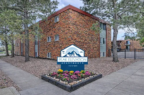 Peak Elevation Apartments Photo 1