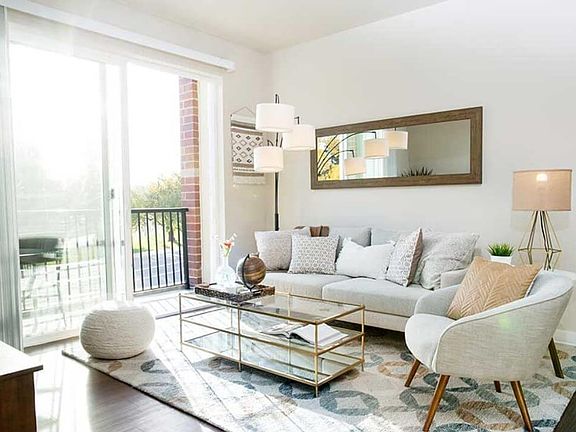 4th image of 1800 Vine St #433