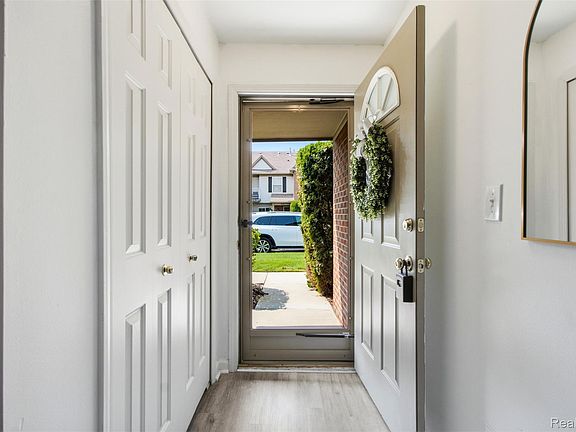 3rd image of 20656 Dunham Rd #18