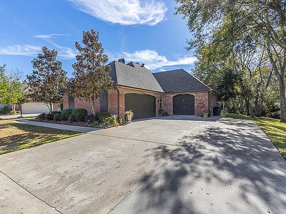 5th image of 321 Gaslight Ln