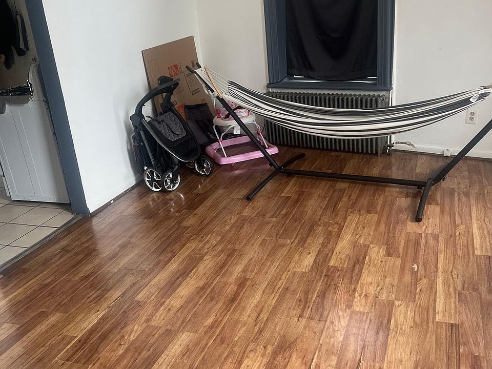 1st image of 117 E Main St #1