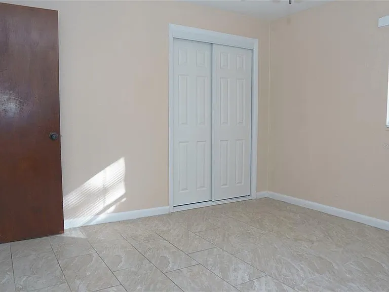 2500 Carver Ave — Photo 10