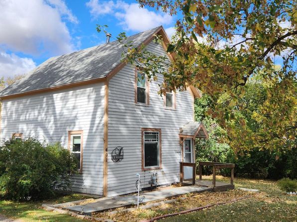 401 N Summit St, Underwood, ND 58576