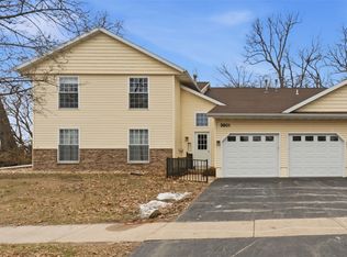 3801 Lexington Dr NE APT D, Cedar Rapids, IA 52402