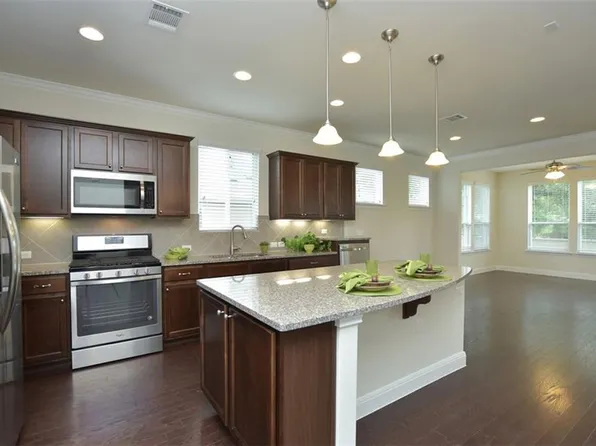 206 Bluestem Dr, Georgetown, TX 78633